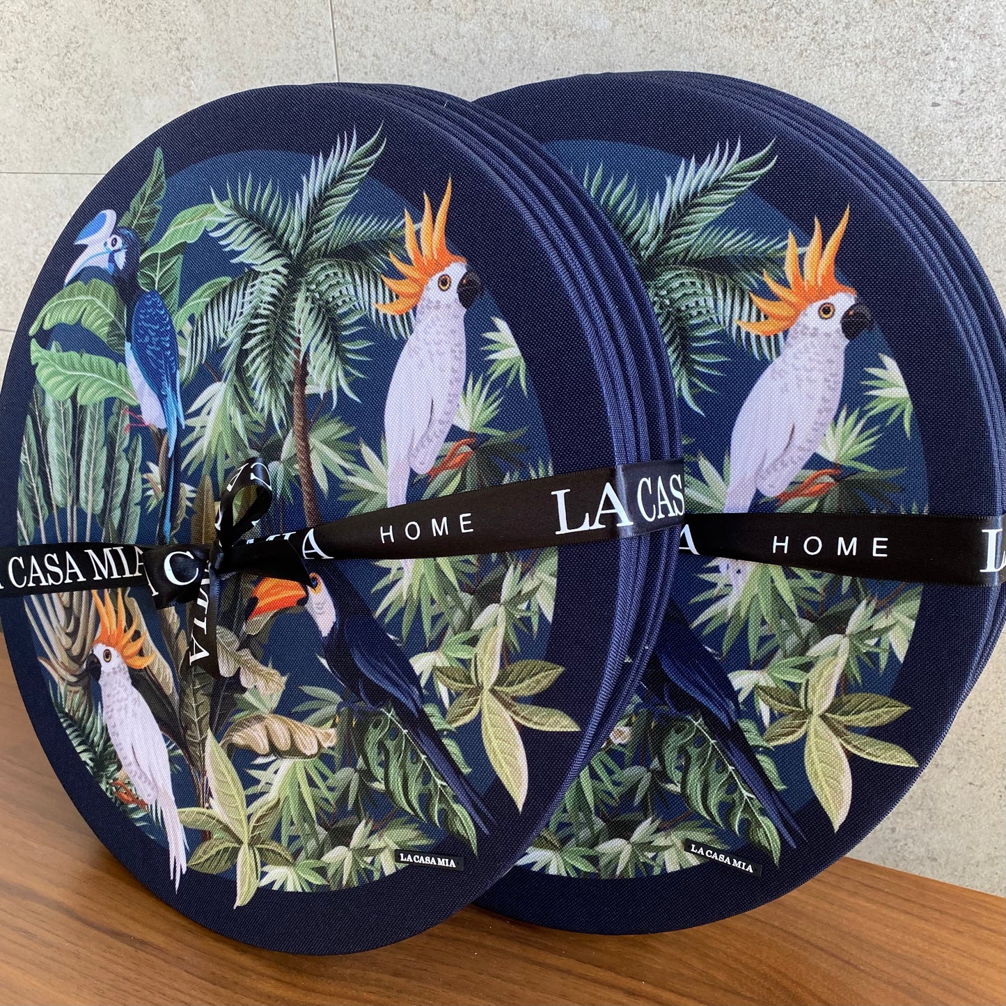 Funda para plato base “aves tropicales con marco azul”