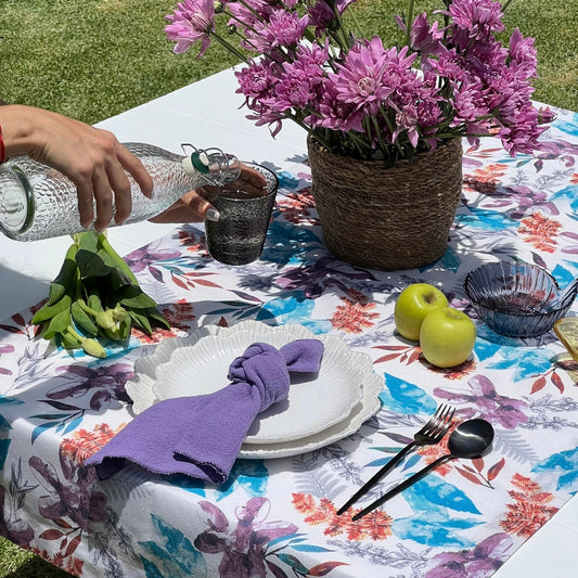 Camino de mesa de lino “flor azul y morada en acuarela”