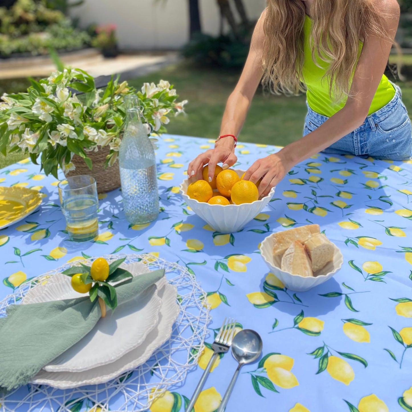 Mantel “limones con fondo azul”